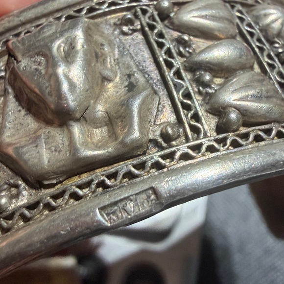 Intricate 900 Silver Vintage Egyptian Revival Cuff Pharaoh Motifs (2) - Picture 5 of 10